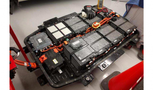 Batterie de traction et véhicule électrique : tout savoir - Qovoltis